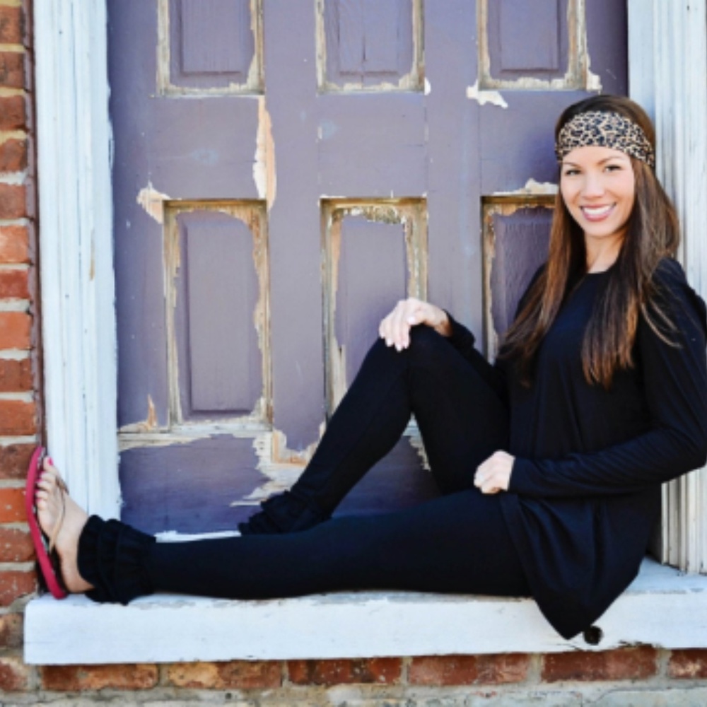 BLACK Triple Ruffle Legging Pants.